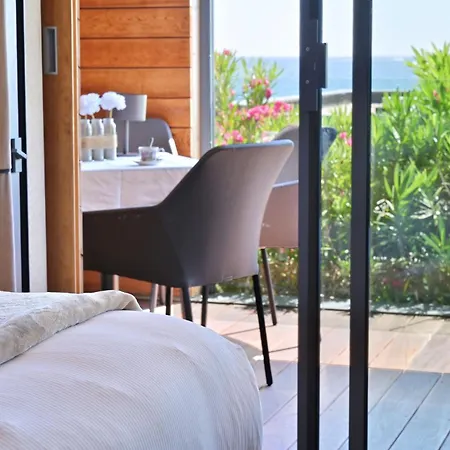 Отель Le Week End 4*