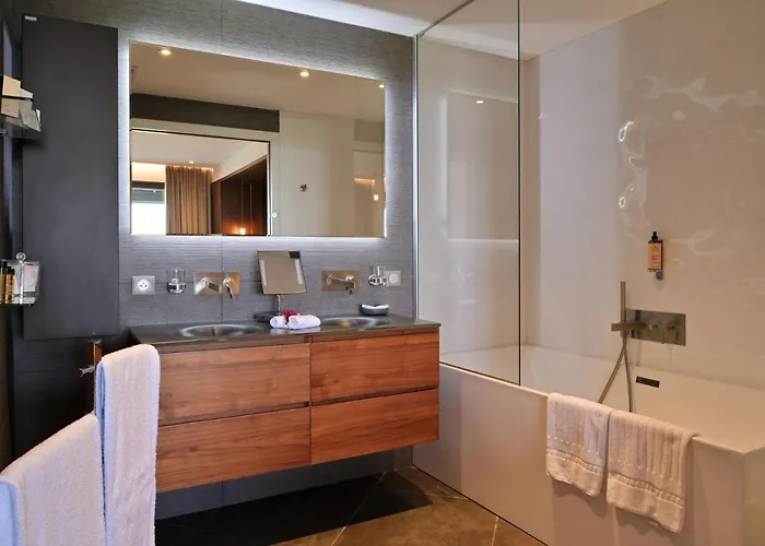 Le Week End 4* Аяччо