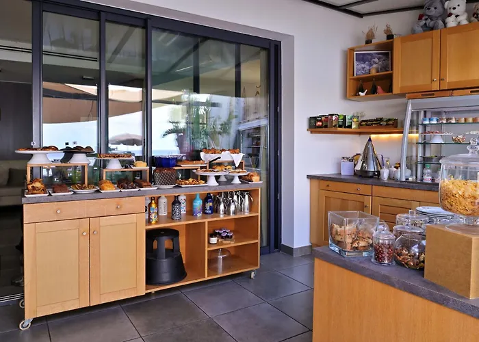 Le Week End 4* אז'אקסיו