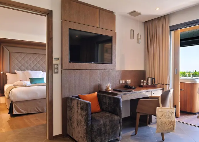 Le Week End מלון אז'אקסיו